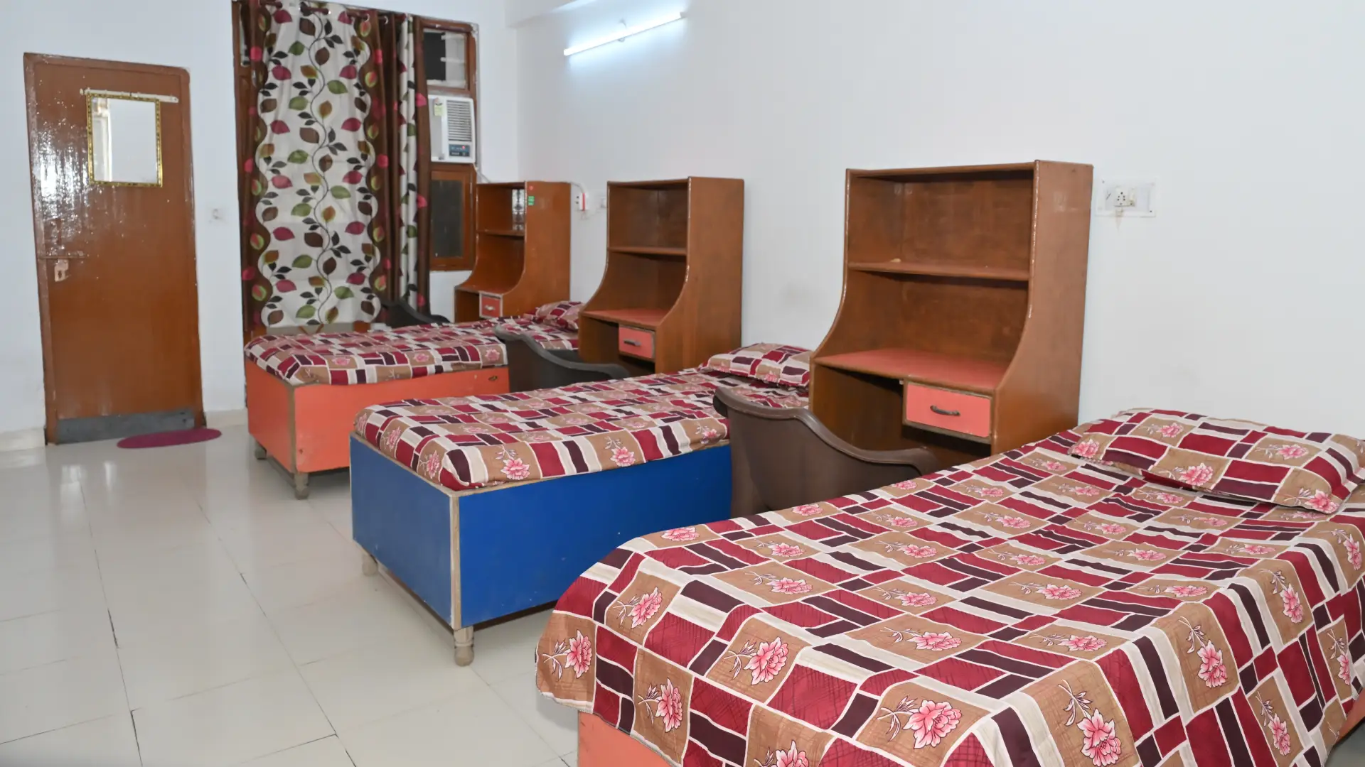 Sharing Room